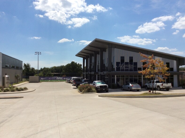 More Photos Of 1537 E Grande Blvd, Tyler Medical For Sale
