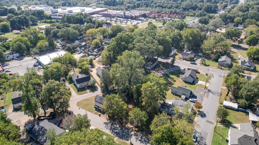 More Photos Of 239 Brookwood Ave NW, Concord Flex For Sale