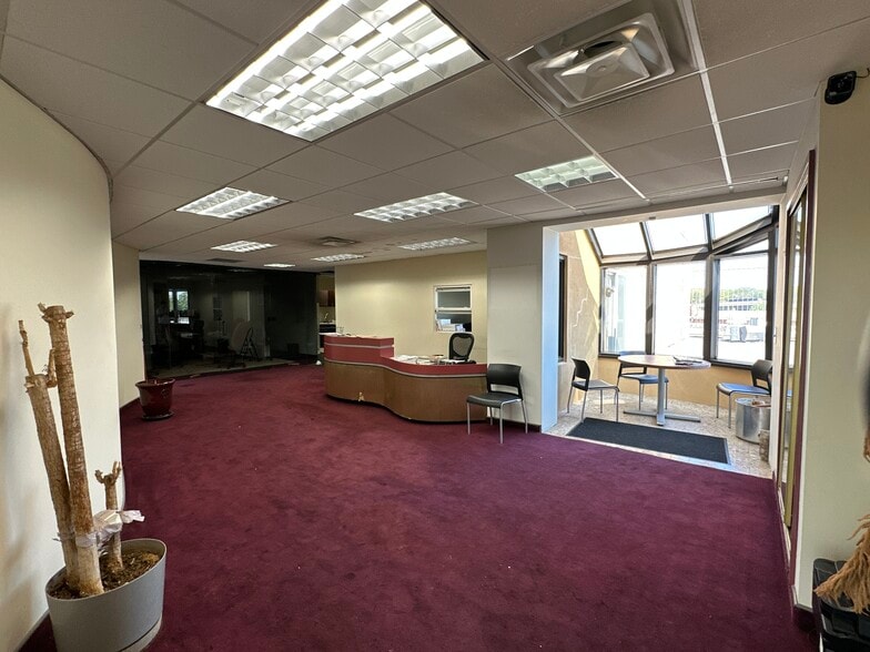 More Photos Of 46-27 54th Rd, Maspeth Industrial For Lease