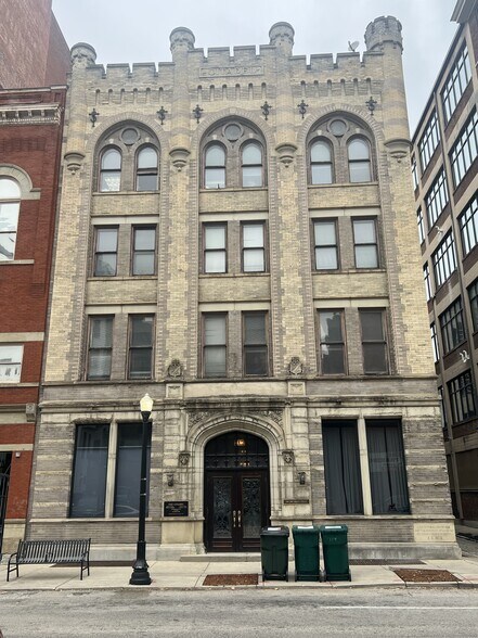 More Photos Of 114 E Eighth St, Cincinnati Loft Creative Space For Lease