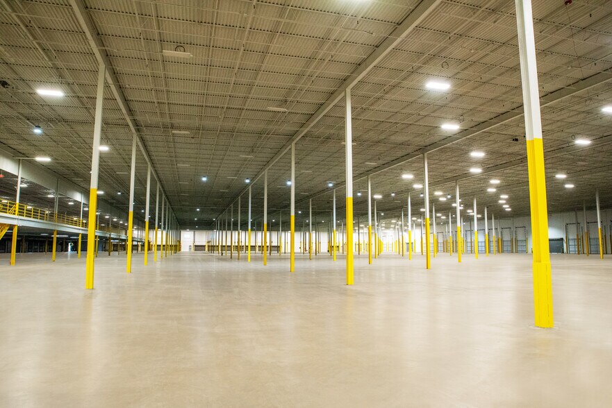 More Photos Of 2103 Ernestine St, Houston Unknown For Lease