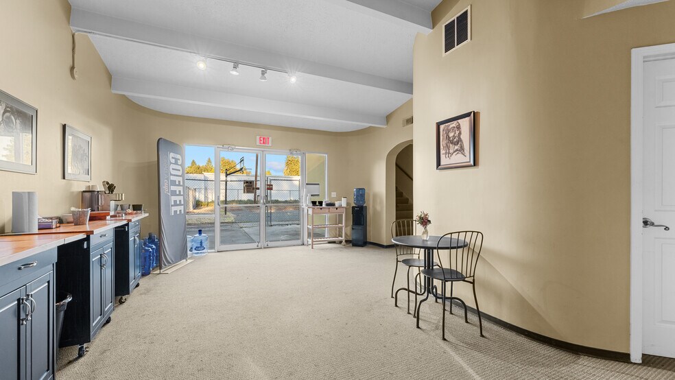 More Photos Of 355 Panama Ave, Chico Flex For Sale