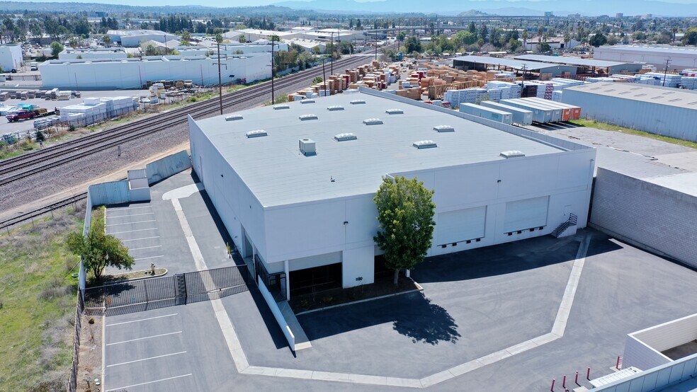 Primary Photo Of 1350 Citrus St, Riverside Manufacturing For Sale