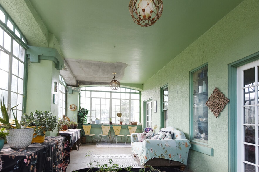 More Photos Of 200 E Vista St, Bisbee Movie Radio TVStudio For Sale