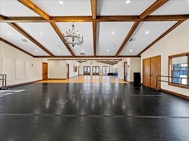 More Photos Of 2057 Grayson Hwy, Grayson Freestanding For Sale