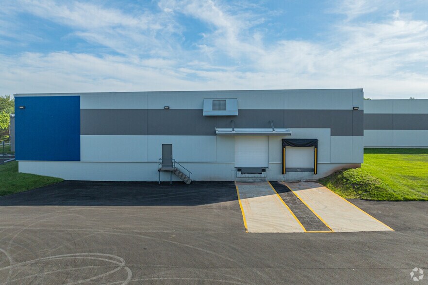More Photos Of 7200 Standard Dr, Hanover Warehouse For Lease