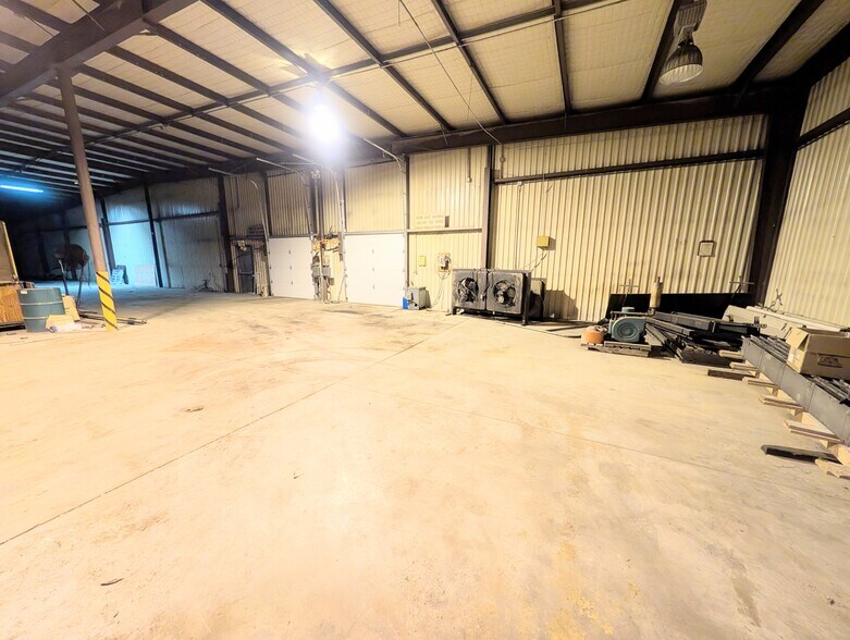 More Photos Of 1469 US Highway 59, Moran Manufacturing For Sale