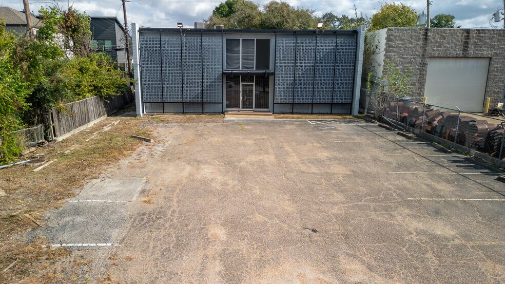 More Photos Of 6907 Almeda Rd, Houston Office For Sale