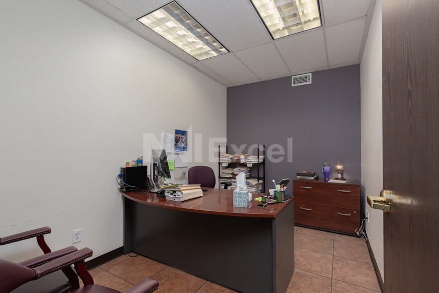 More Photos Of 3365 Pepper Ln, Las Vegas Loft Creative Space For Sale