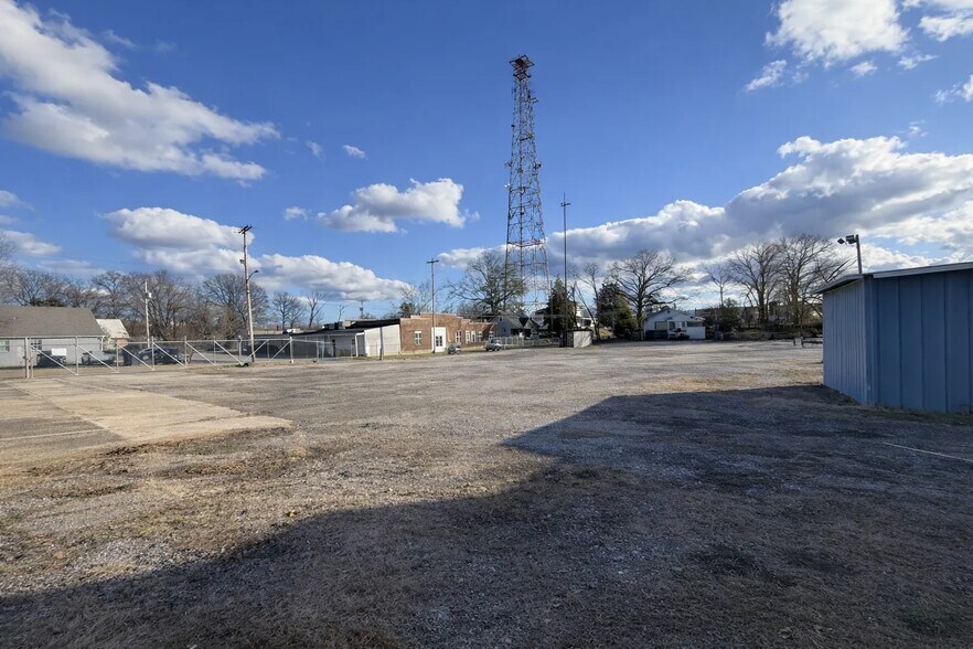 More Photos Of 373 N Cumberland St, Jackson Contractor Storage Yard For Sale