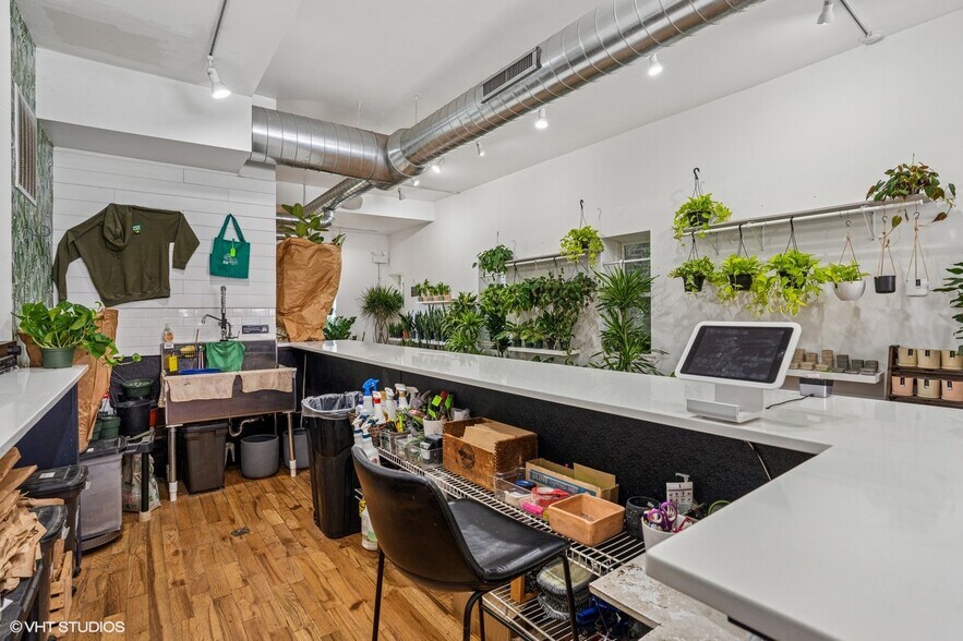 More Photos Of 2321 W North Ave, Chicago Storefront Retail Residential For Lease