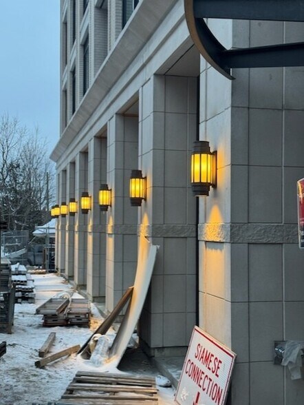 More Photos Of 1451 Wellington St W, Ottawa Apartments For Lease