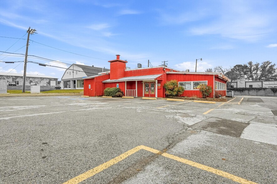 More Photos Of 565 W Bedford Euless Rd, Hurst Restaurant For Sale