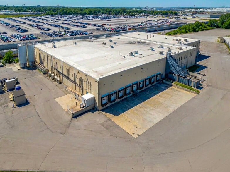 More Photos Of 1015 New York Ave, Toledo Distribution For Sale