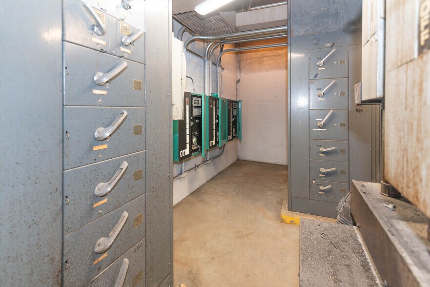 More Photos Of 101 W Fayette St, Baltimore Apartments For Sale