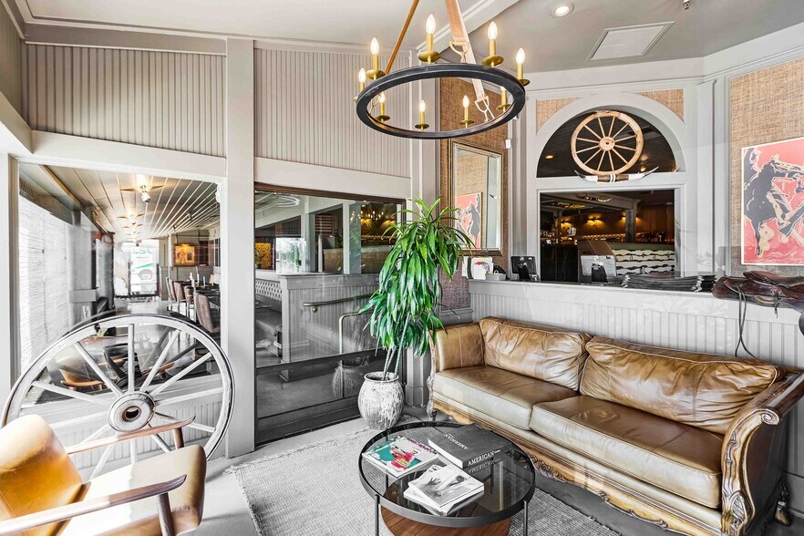 More Photos Of 72620 El Paseo, Palm Desert Restaurant For Sale