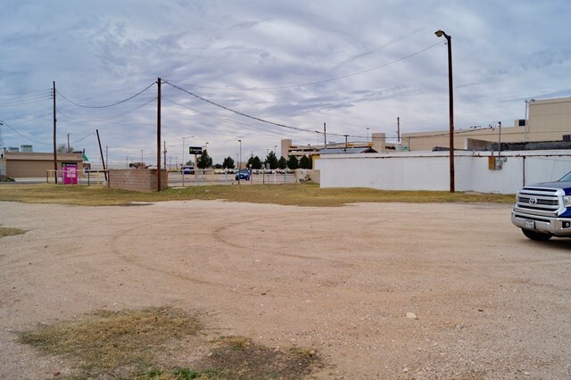 More Photos Of 501 W 2nd St, Odessa Freestanding For Sale