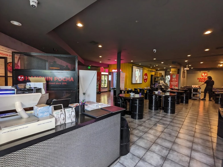 More Photos Of 18902 E Gale Ave, Rowland Heights Restaurant For Lease