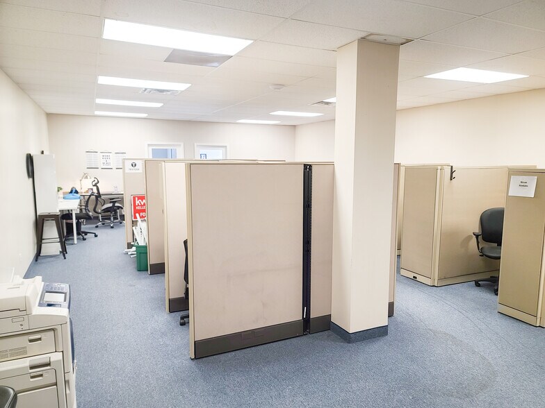 More Photos Of 32875 Solon Rd, Solon Medical For Lease