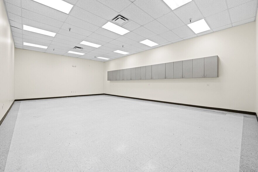 More Photos Of 1111 Digital Dr, Richardson Showroom For Sale