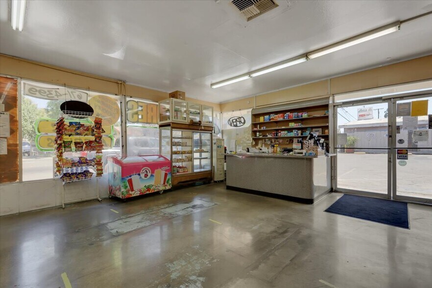 More Photos Of 120 Percy Ave, Yuba City Restaurant For Lease