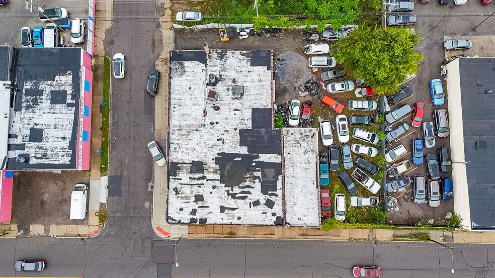 More Photos Of 7940 Tireman St, Detroit Auto Repair For Sale