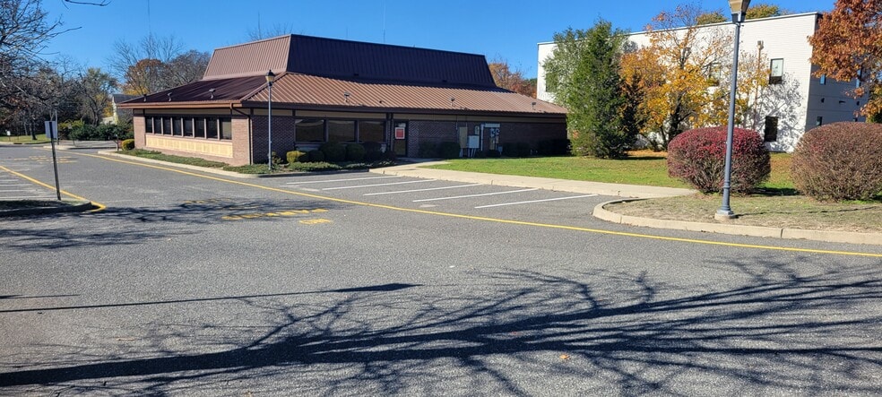 Primary Photo Of 4752 Us-9, Howell Fast Food For Lease