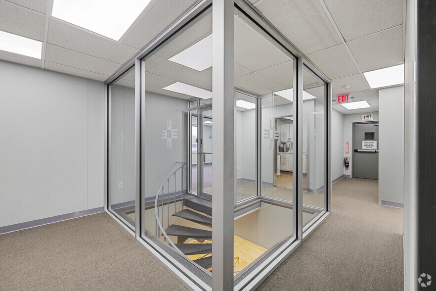 More Photos Of 252-262 Depot Rd, Milford Light Distribution For Lease