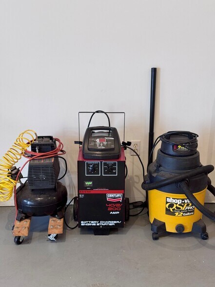 More Photos Of 4776 Radio Rd, Naples Warehouse For Sale