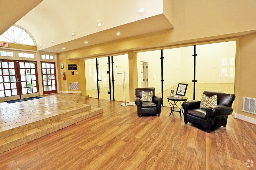 More Photos Of 3001 Reflections Way, Virginia Beach Apartments For Sale