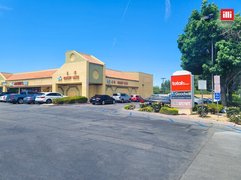 More Photos Of 44430 20th St W, Lancaster Restaurant For Lease