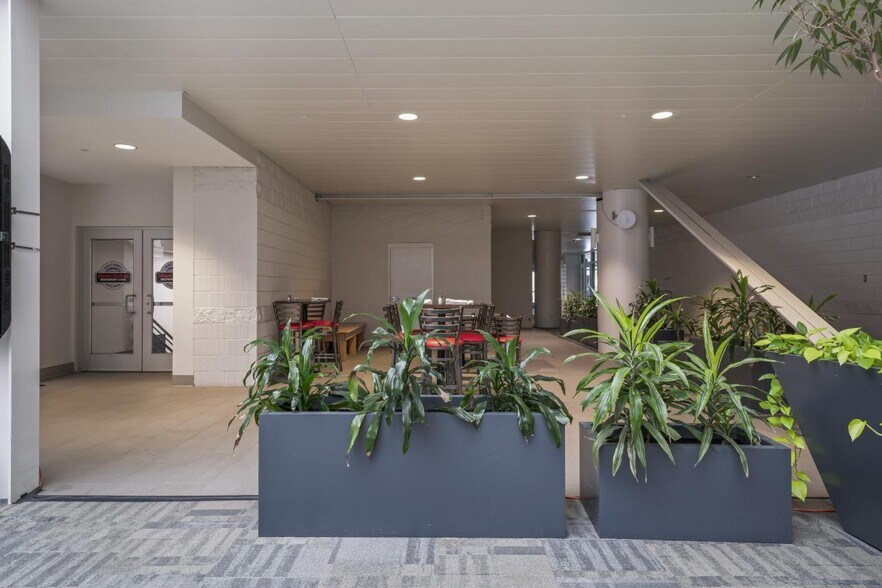 More Photos Of 51 S Pearl St, Albany Sports And Entertainment For Sale