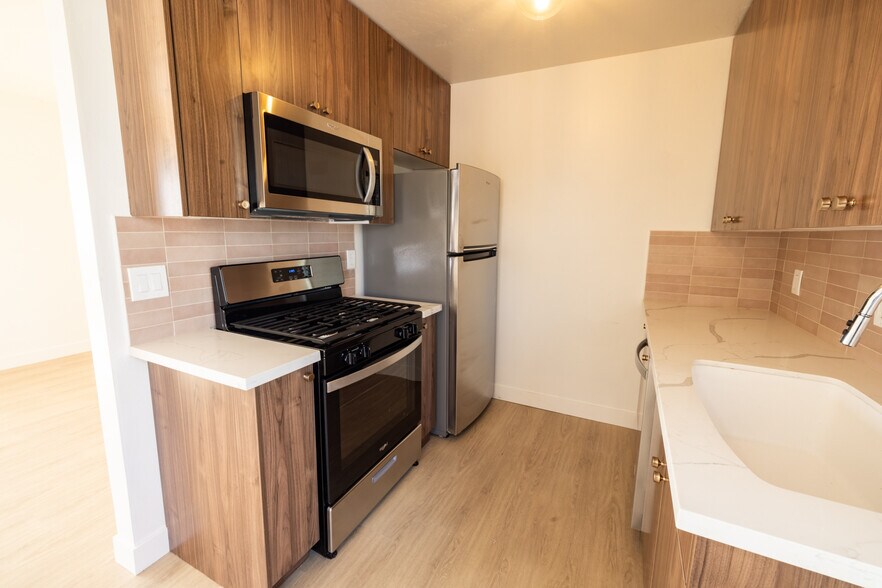 More Photos Of 330 S Horne St, Oceanside Apartments For Sale