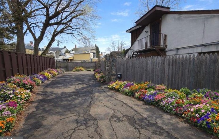 More Photos Of 83-85 S Main St, New Hope Storefront Retail Residential For Sale