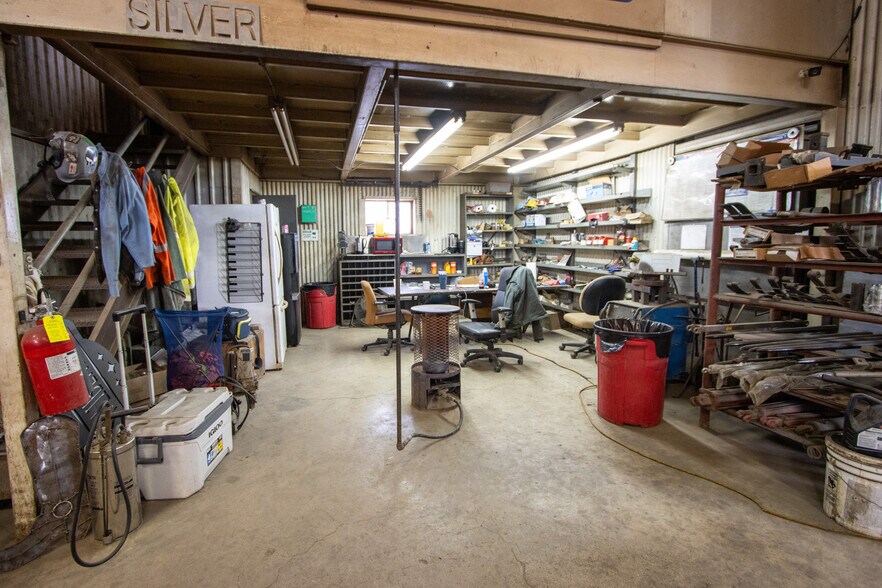 More Photos Of 111 E Liberty St, Pilot Point General Retail For Sale