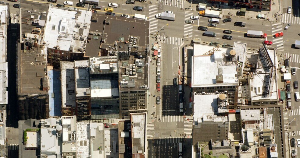 More Photos Of 250 Canal St, New York Storefront For Lease