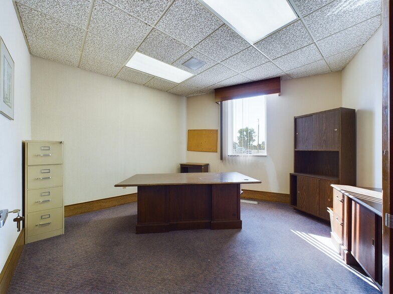 More Photos Of 101 E Elm St, Union City Bank For Sale