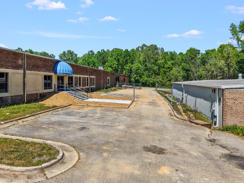 More Photos Of 1210 Hickory Chapel Rd, High Point Light Distribution For Lease
