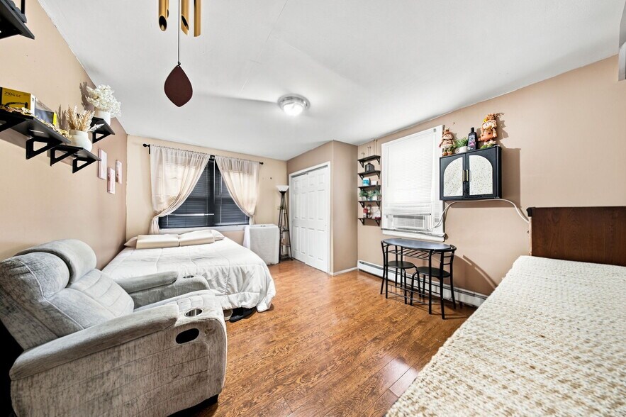 More Photos Of 152 Kearny Ave, Kearny Restaurant For Sale