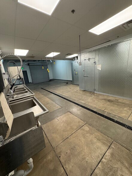 More Photos Of 770-780 Smithridge Dr, Reno Showroom For Lease