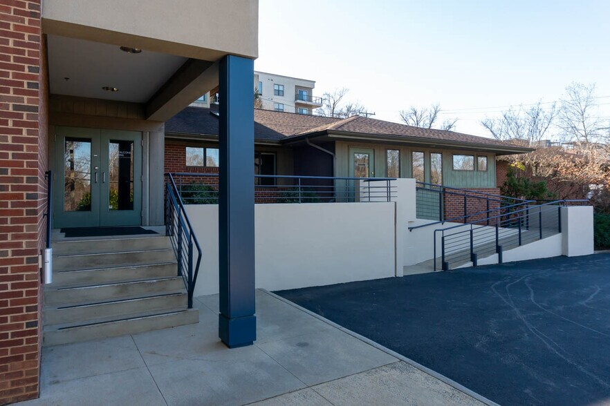 More Photos Of 1140 E Market St, Charlottesville Office For Lease