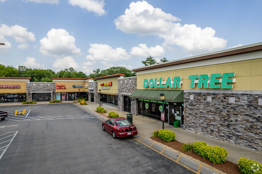 More Photos Of 1212-1264 NW Broad St, Murfreesboro Department Store For Lease