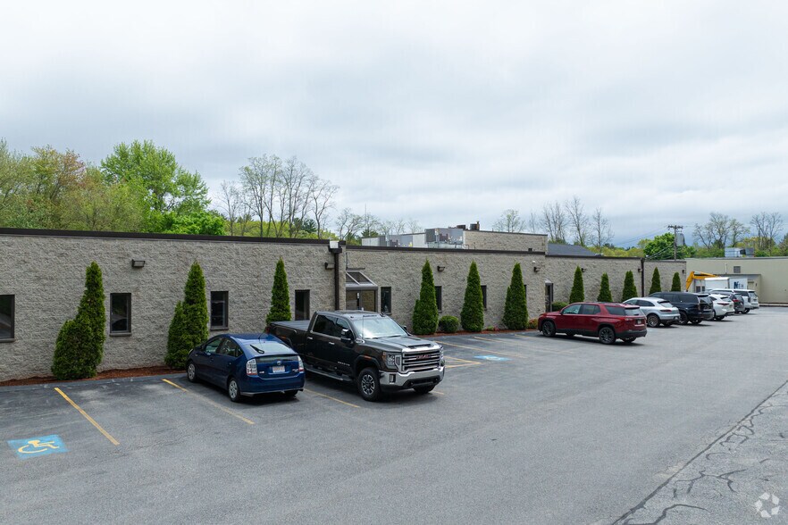 More Photos Of 323 Andover St, Wilmington Research And Development For Lease