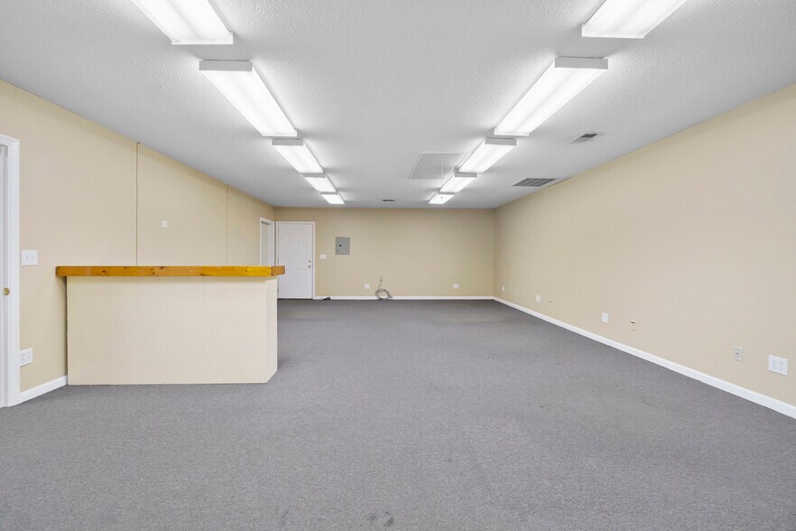 More Photos Of 104 N Dilling St, Kings Mountain Medical For Lease