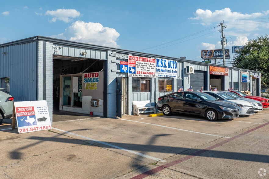More Photos Of 7676 N I-45, Houston Unknown For Lease