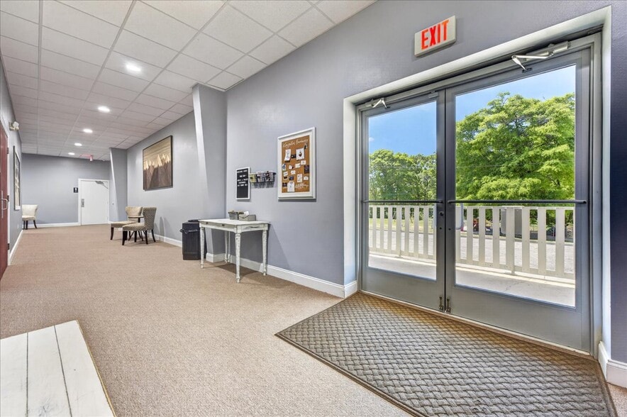 More Photos Of 100 Duggan Ave, Crestview Specialty For Sale