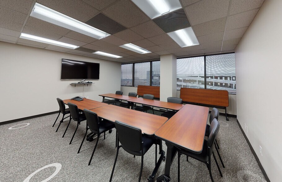 More Photos Of 613 NW Loop 410, San Antonio Office For Lease