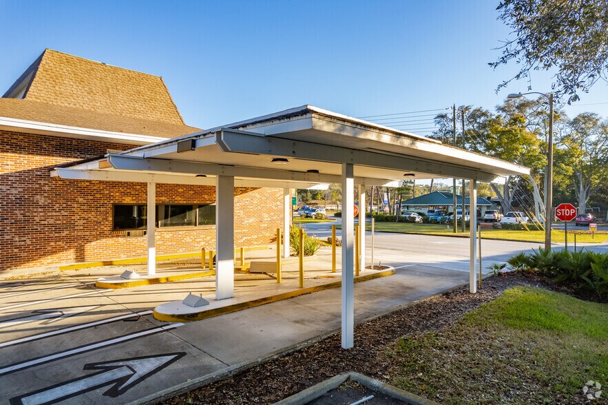 More Photos Of 13700 Park Blvd, Seminole Bank For Sale