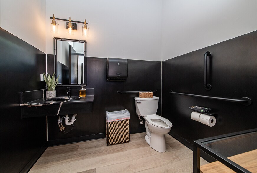 More Photos Of 3169 W Belltower Dr, Meridian Office For Sale