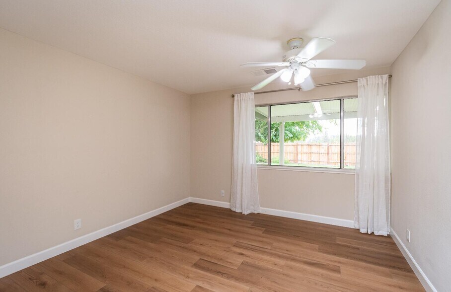 More Photos Of 25265 Carlsbad Ave, Davis Apartments For Sale